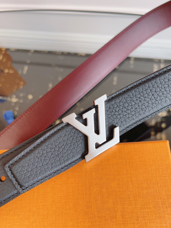 ルイヴィトンベルト角部分ディテール